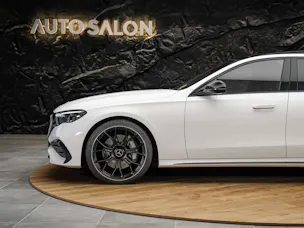 MERCEDES-BENZ E 220 AMG Line d 9G-Tronic *Werksgarantie*21" Felgen*Panorama*Lenkradheizung*