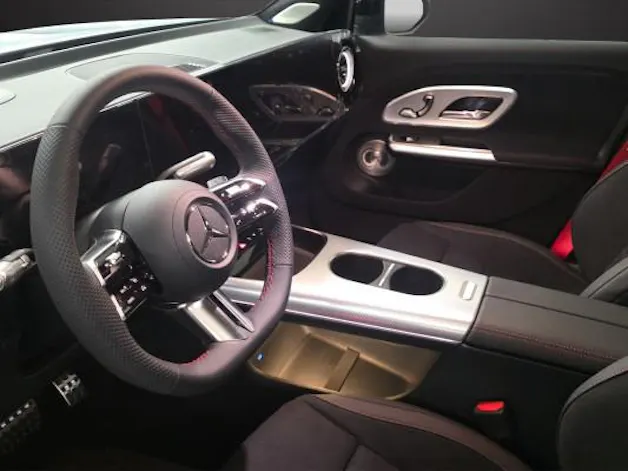 MERCEDES-BENZ GLB 350 85kWh EQ 4 Matic