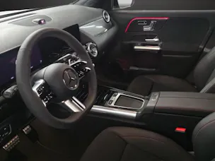 MERCEDES-BENZ GLA 200 Night Star 7G-D