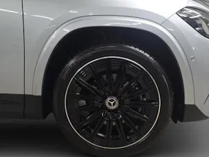 MERCEDES-BENZ GLA 200 Night Star 7G-D