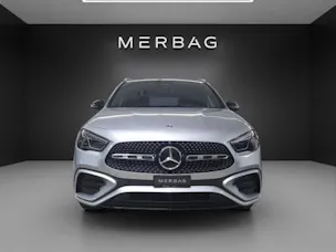 MERCEDES-BENZ GLA 200 Night Star 7G-D
