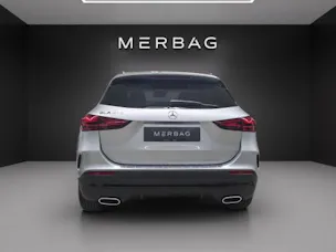 MERCEDES-BENZ GLA 200 Night Star 7G-D
