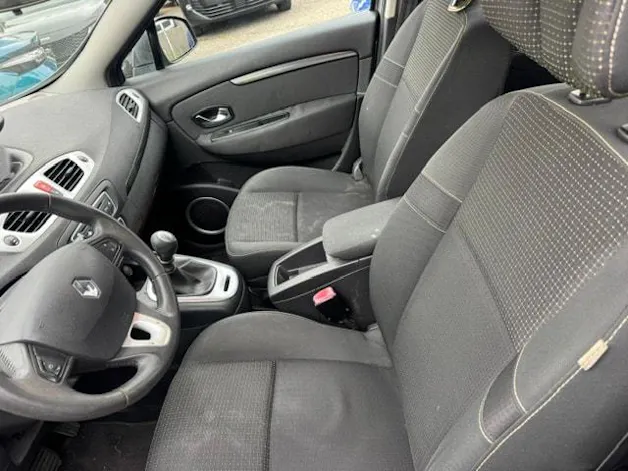 RENAULT Grand Scénic 1.4 16V Turbo Dynamique