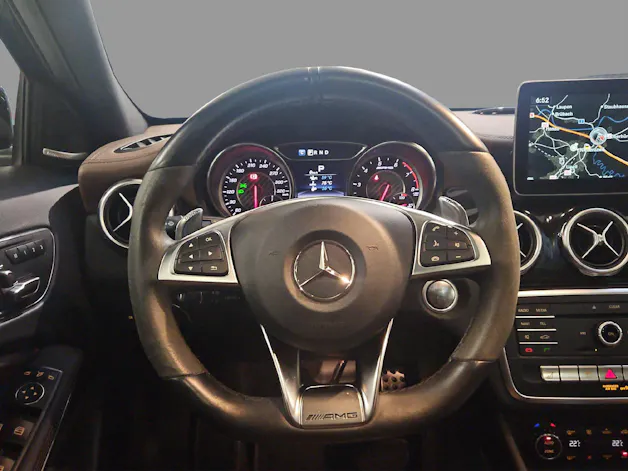 MERCEDES-BENZ GLA 45 AMG 4m