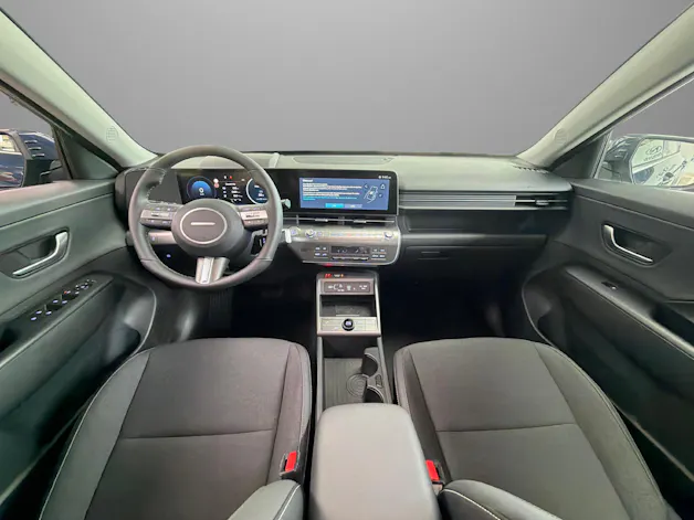 HYUNDAI Kona 65 kWh Electric Amplia + roues d’hiver gratuit