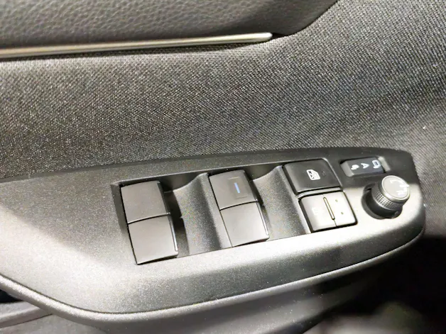 Toyota Yaris 1.5 VVT-i HSD Trend
