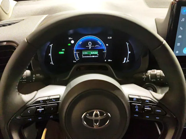 Toyota Yaris 1.5 VVT-i HSD Trend