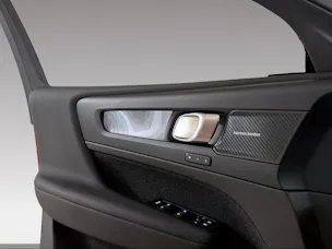 VOLVO XC40 1.5 T5 PiH Ultimate Dark