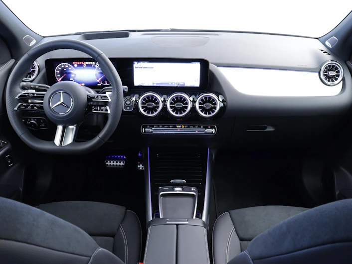 image du véhicule MERCEDES-BENZ GLA 200