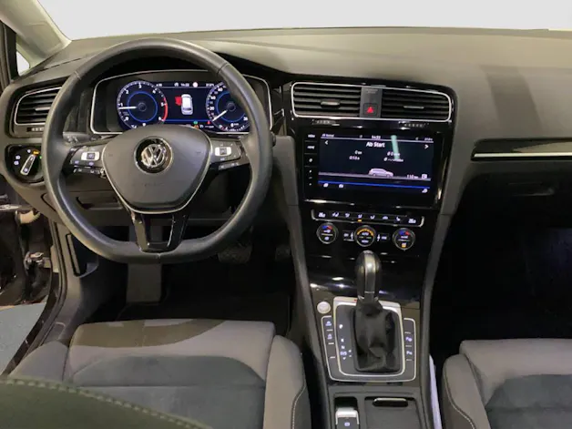 VW Golf VII Variant 2.0 TDI Highline DSG 4m