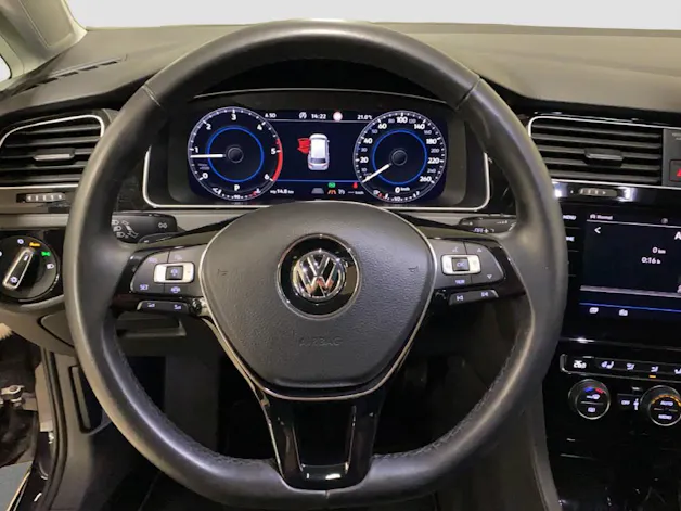 VW Golf VII Variant 2.0 TDI Highline DSG 4m