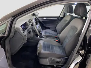 VW Golf VII Variant 2.0 TDI Highline DSG 4m