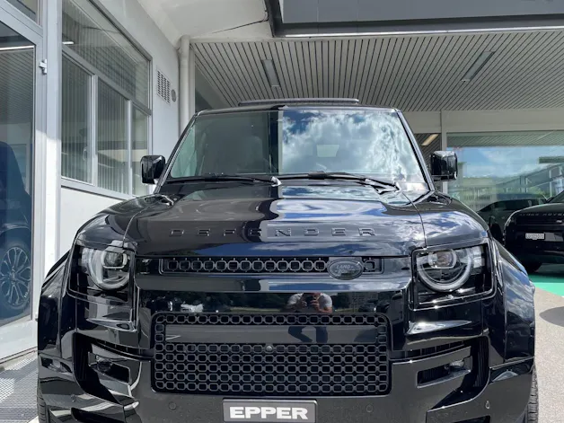 Land Rover Defender 110 4.4 V8 Octa Black