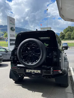 Land Rover Defender 110 4.4 V8 Octa Black