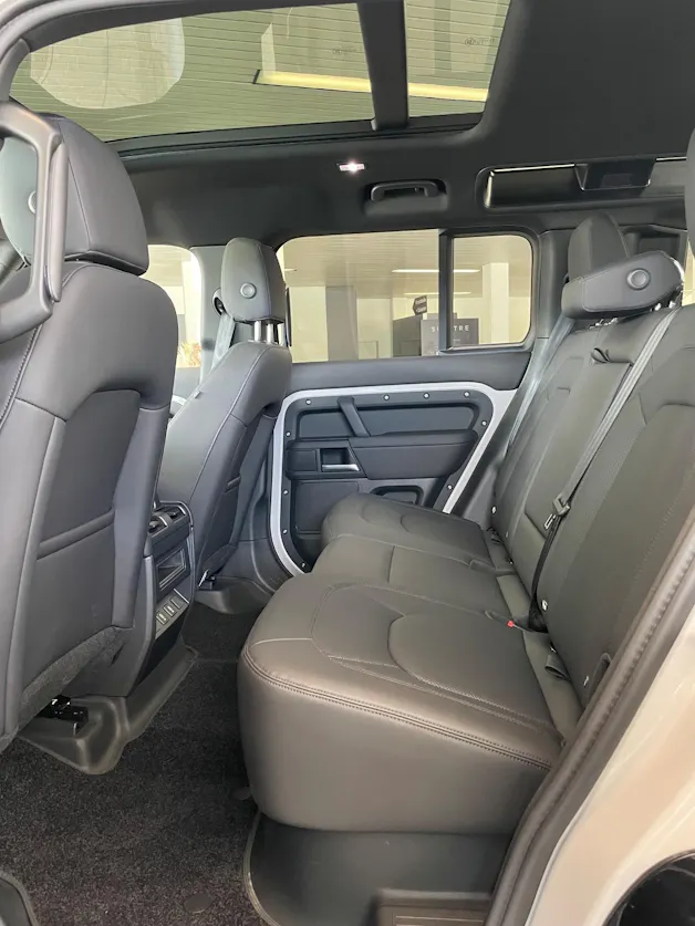 Land Rover Defender 110 3.0 D I6 D350 X-Dynamic SE