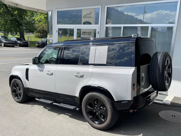 Land Rover Defender 110 3.0 D I6 D350 X-Dynamic SE