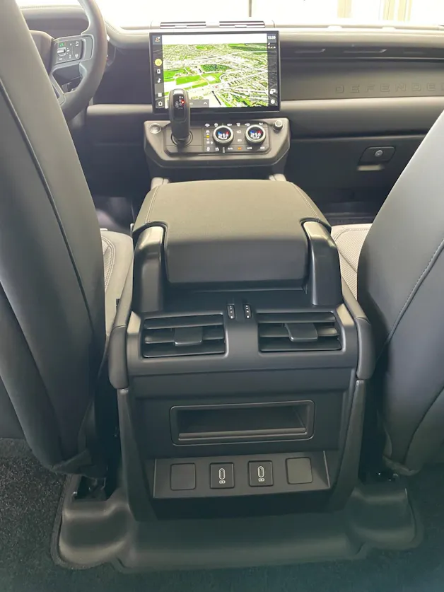Land Rover Defender 110 3.0 D I6 D350 X-Dynamic SE