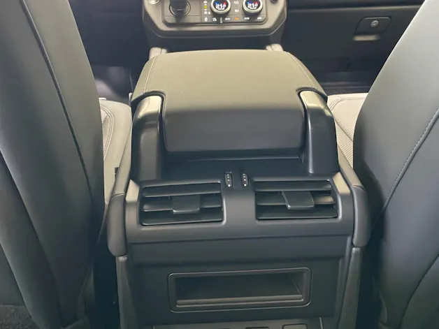 Land Rover Defender 110 3.0 D I6 D350 X-Dynamic SE