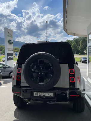 Land Rover Defender 110 3.0 D I6 D350 X-Dynamic SE