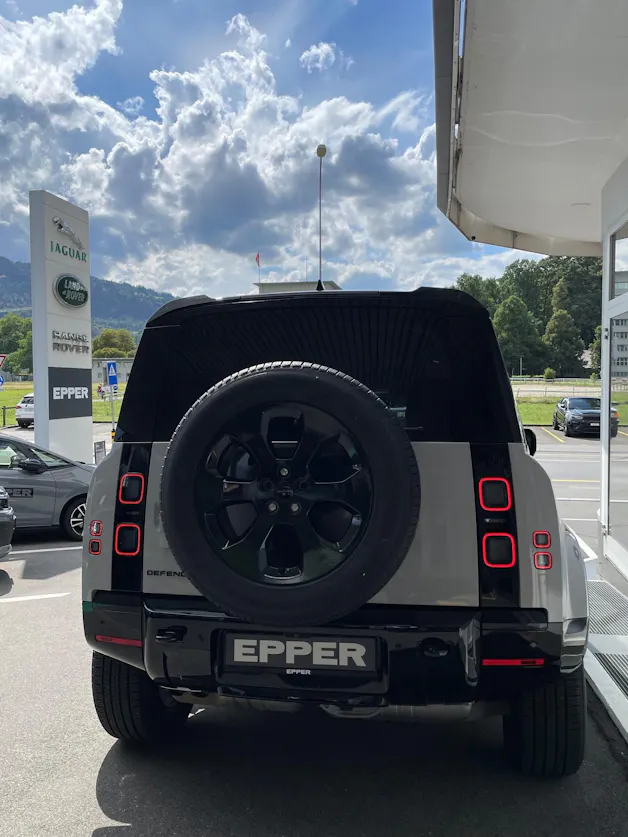 Land Rover Defender 110 3.0 D I6 D350 X-Dynamic SE