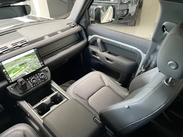 Land Rover Defender 110 3.0 D I6 D350 X-Dynamic SE