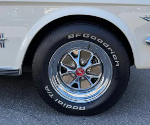 FORD Mustang V8 Fastback 302