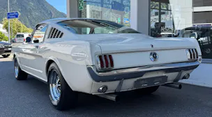 FORD Mustang V8 Fastback 302