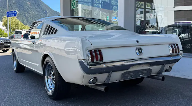 FORD Mustang V8 Fastback 302