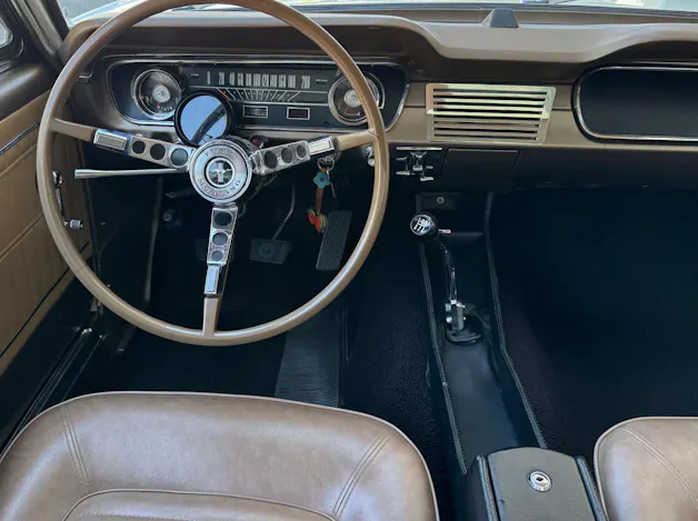 FORD Mustang V8 Fastback 302
