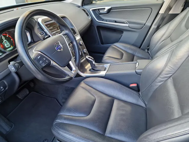 VOLVO XC60 2.4 D4 Summum AWD