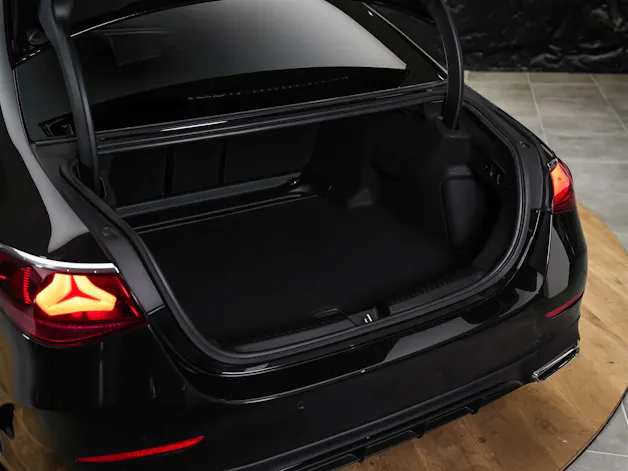MERCEDES-BENZ E 220 d AMG Line 9G-Tronic "21" Felgen*Werksgarantie*Panorama*Lenkradheizung*