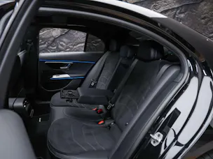 MERCEDES-BENZ E 220 d AMG Line 9G-Tronic "21" Felgen*Werksgarantie*Panorama*Lenkradheizung*