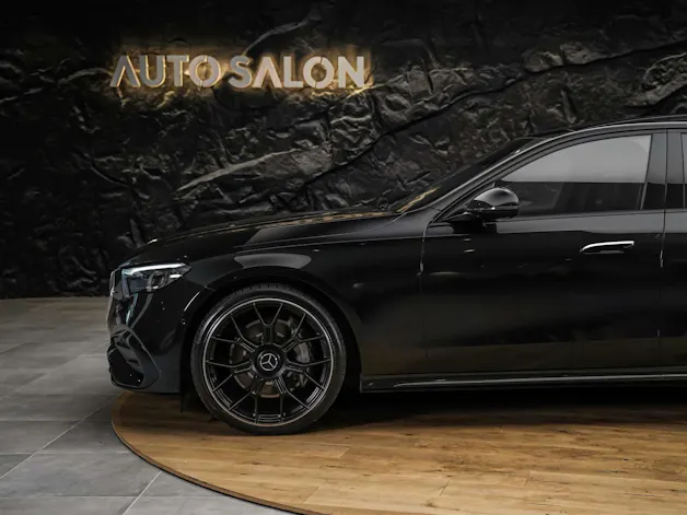 MERCEDES-BENZ E 220 d AMG Line 9G-Tronic "21" Felgen*Werksgarantie*Panorama*Lenkradheizung*