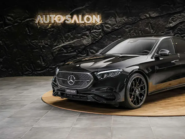 MERCEDES-BENZ E 220 d AMG Line 9G-Tronic "21" Felgen*Werksgarantie*Panorama*Lenkradheizung*
