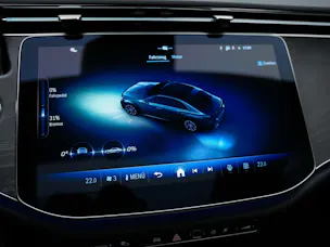 MERCEDES-BENZ E 220 d AMG Line 9G-Tronic "21" Felgen*Werksgarantie*Panorama*Lenkradheizung*