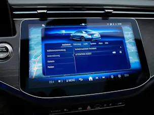 MERCEDES-BENZ E 220 d AMG Line 9G-Tronic "21" Felgen*Werksgarantie*Panorama*Lenkradheizung*