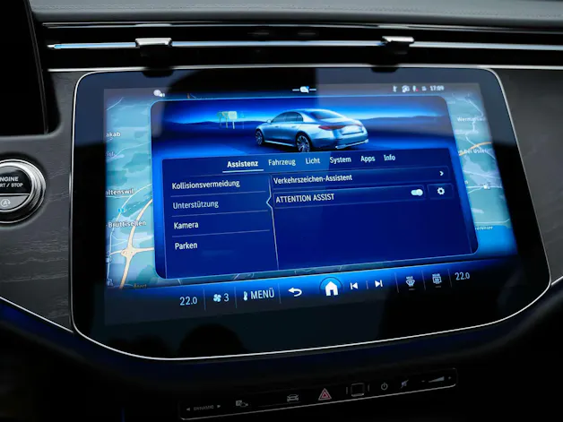 MERCEDES-BENZ E 220 d AMG Line 9G-Tronic "21" Felgen*Werksgarantie*Panorama*Lenkradheizung*