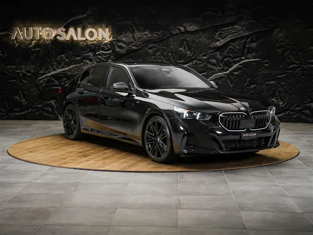 BMW 520i 48V M Sport Steptronic *ICONIC GLOW*Werksgarantie*21" Felgen*Sitzlüftung*