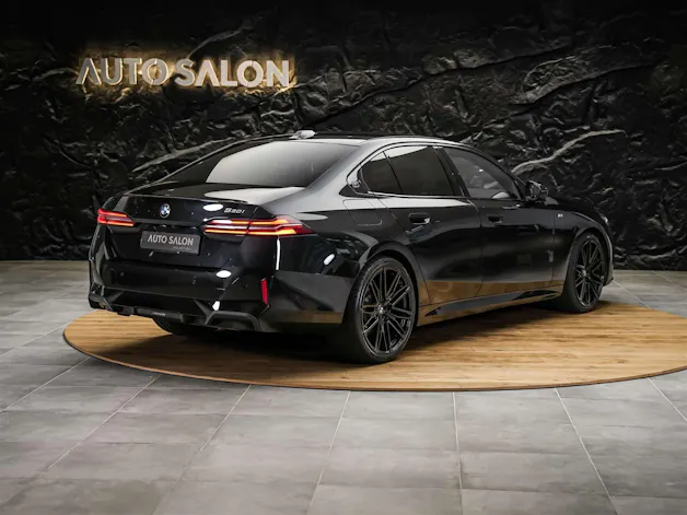 BMW 520i 48V M Sport Steptronic *ICONIC GLOW*Werksgarantie*21" Felgen*Sitzlüftung*