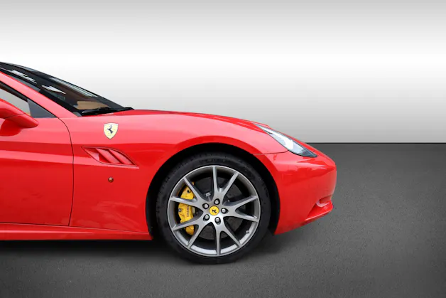 FERRARI California 4.3 V8