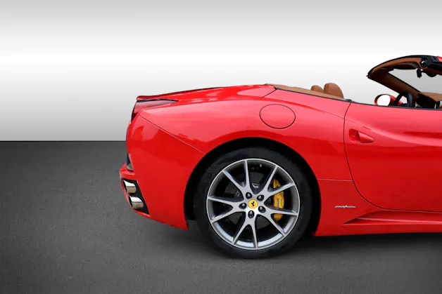 FERRARI California 4.3 V8