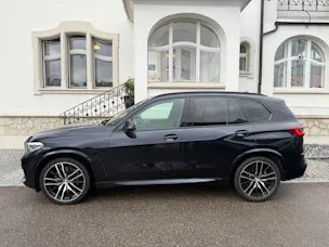 BMW X5 30d xDrive M-SPORT * 7 SITZER * 22 ZOLL ALUFELGEN *