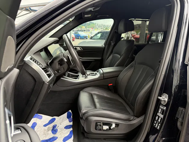 BMW X5 30d xDrive M-SPORT * 7 SITZER * 22 ZOLL ALUFELGEN *
