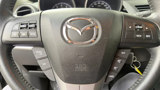 MAZDA 3 Hatchback 1.6 Red Edition