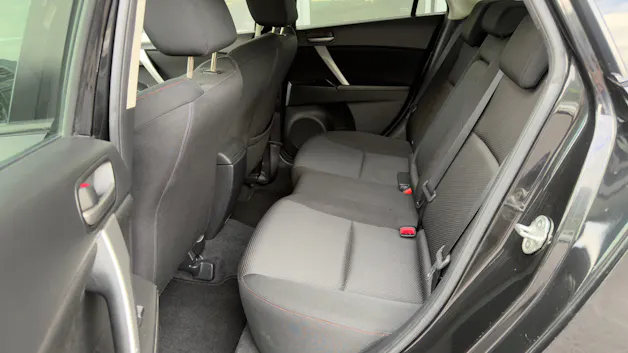 MAZDA 3 Hatchback 1.6 Red Edition