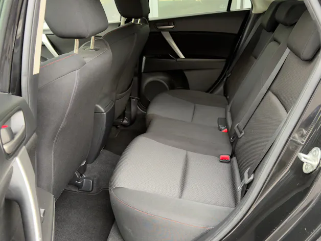 MAZDA 3 Hatchback 1.6 Red Edition