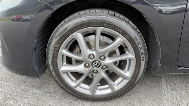 MAZDA 3 Hatchback 1.6 Red Edition