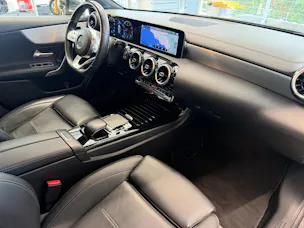 MERCEDES-BENZ A 250 AMG Line