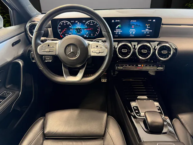 MERCEDES-BENZ A 250 AMG Line