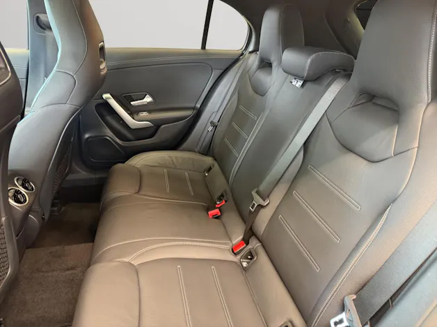 MERCEDES-BENZ A 250 AMG Line